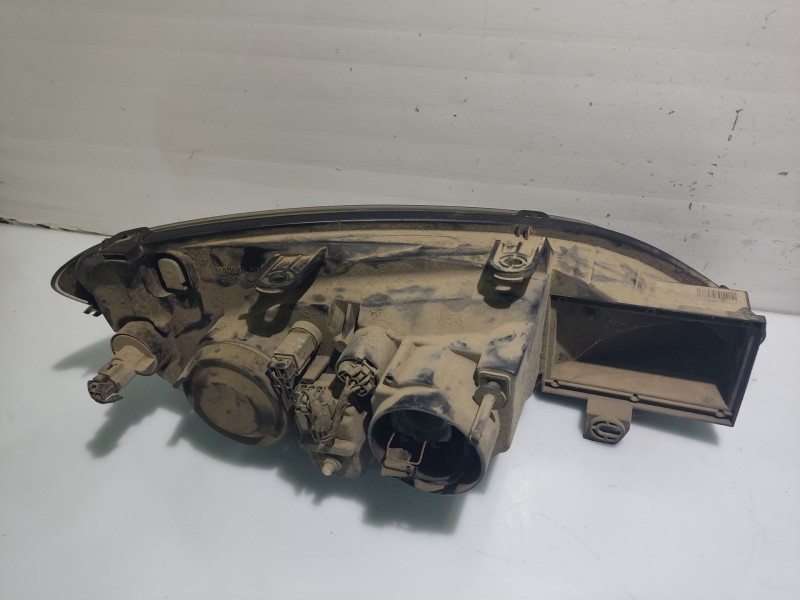 Recambio de faro izquierdo para nissan primera berlina (p11) referencia OEM IAM 260609F602  