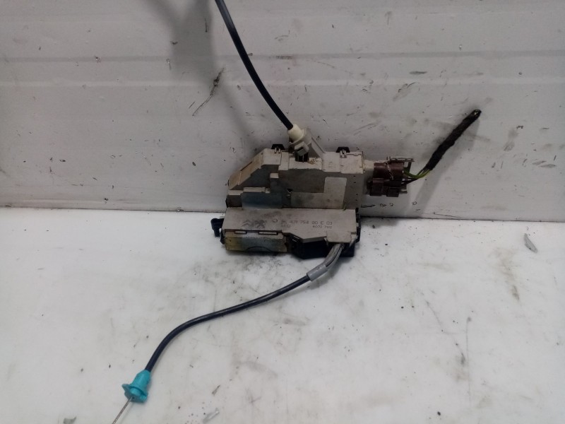 Recambio de cerradura puerta delantera derecha para citroën c4 berlina referencia OEM IAM 9136ET  