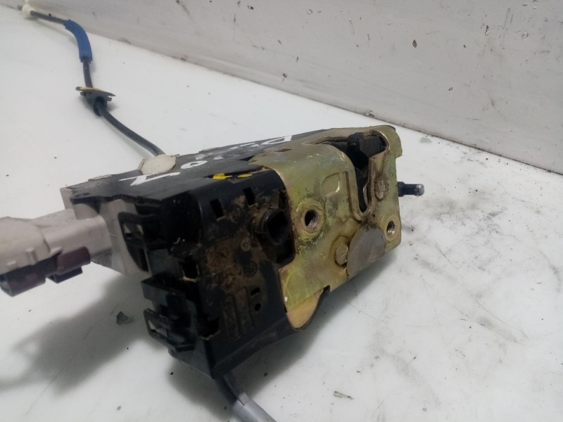 Recambio de cerradura puerta delantera derecha para citroën c4 berlina referencia OEM IAM 9136ET  