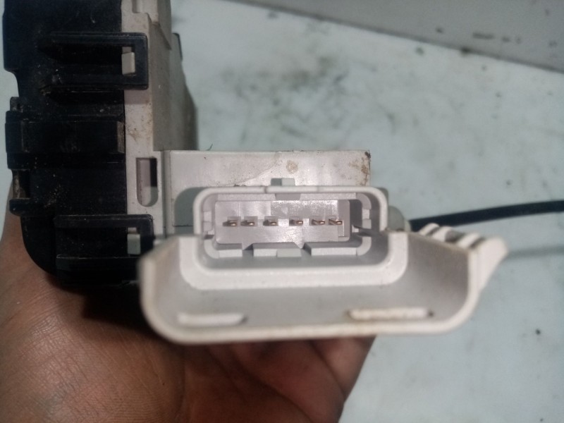 Recambio de cerradura puerta delantera derecha para citroën c4 berlina referencia OEM IAM 9136ET  