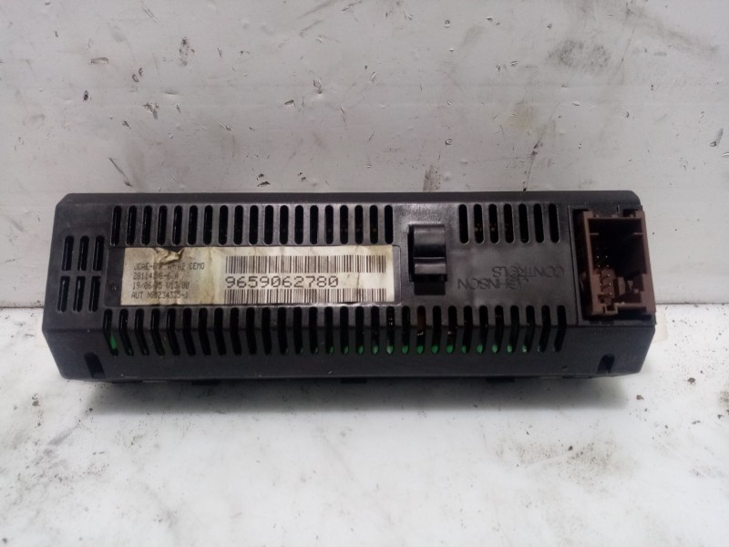 Recambio de pantalla multifuncion para citroën c4 berlina referencia OEM IAM 9659062780  