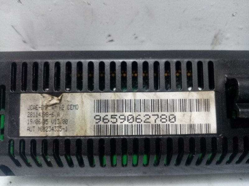 Recambio de pantalla multifuncion para citroën c4 berlina referencia OEM IAM 9659062780  