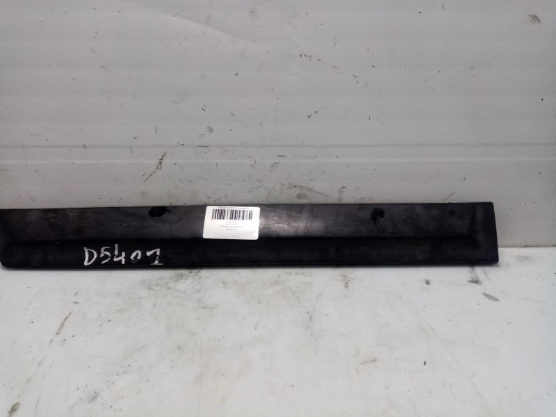 Recambio de moldura para citroën c4 berlina referencia OEM IAM 9646793477  