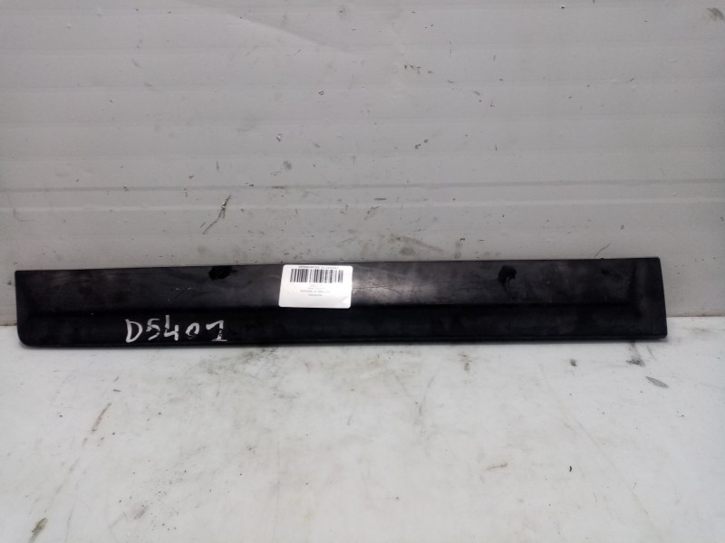 Recambio de moldura para citroën c4 berlina referencia OEM IAM 9646793477  