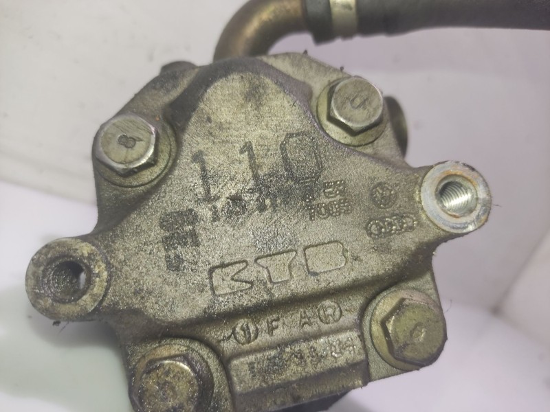 Recambio de bomba direccion para volkswagen passat berlina (3b3) referencia OEM IAM 8D01431770  