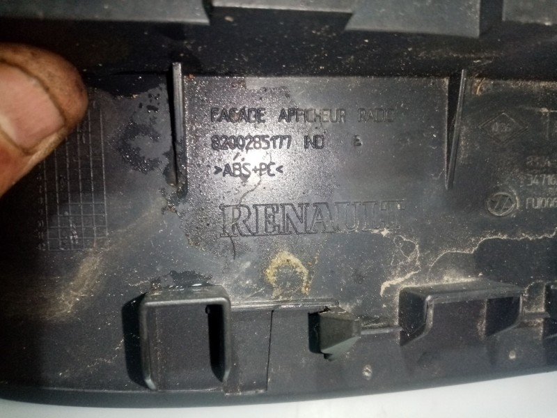 Recambio de moldura para renault laguna ii (bg4w) laguna ii referencia OEM IAM 8200285177  