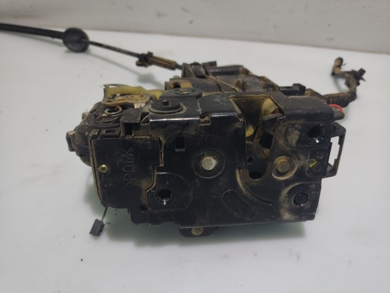 Recambio de cerradura puerta delantera izquierda para volkswagen passat berlina (3b3) referencia OEM IAM 3B1837015AP 3B2837015AK