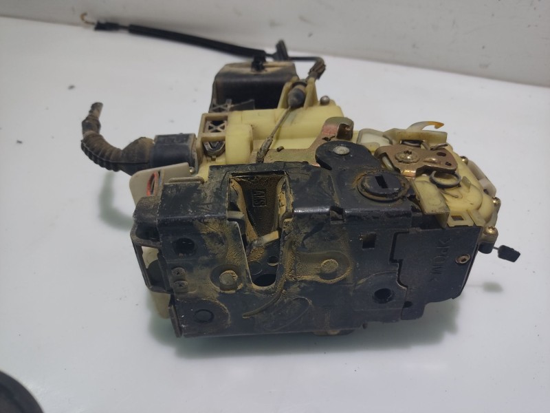 Recambio de cerradura puerta trasera derecha para volkswagen passat berlina (3b3) referencia OEM IAM 3B4839016AL 3B4839016AM 