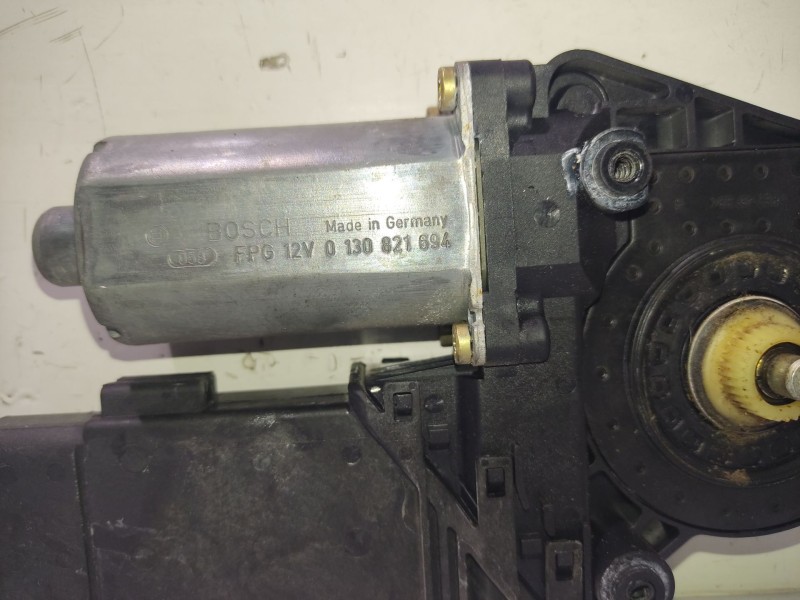 Recambio de motor elevalunas delantero izquierdo para volkswagen passat berlina (3b3) referencia OEM IAM 0130821694  