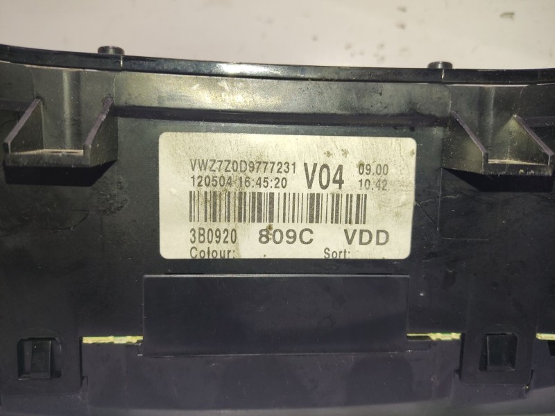 Recambio de cuadro instrumentos para volkswagen passat berlina (3b3) referencia OEM IAM 3B0920809C 110080197 110080197026