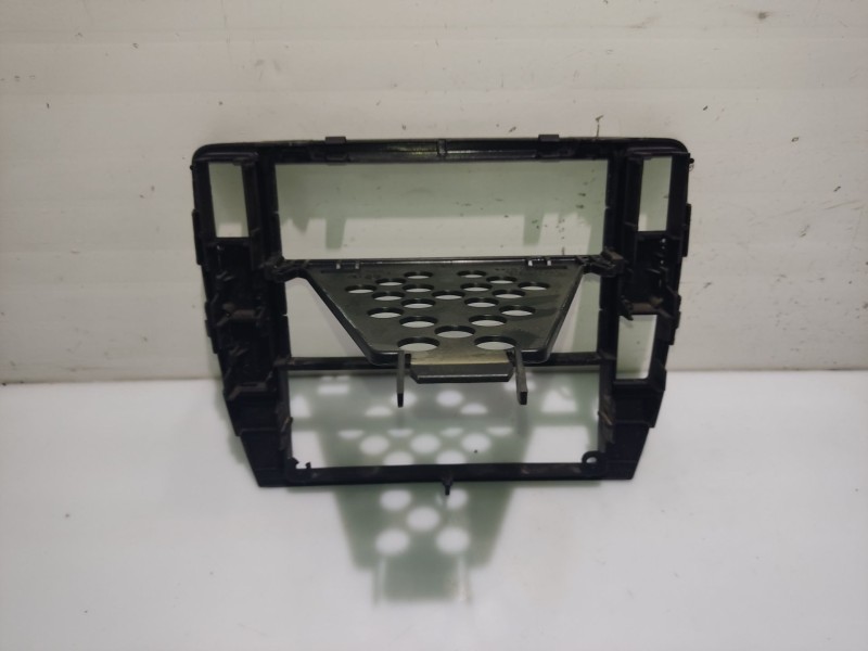 Recambio de moldura para volkswagen passat berlina (3b3) referencia OEM IAM 3B0858069  