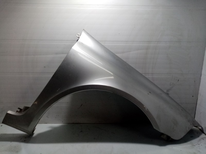 Recambio de aleta delantera derecha para renault laguna ii (bg4w) laguna ii referencia OEM IAM 0  