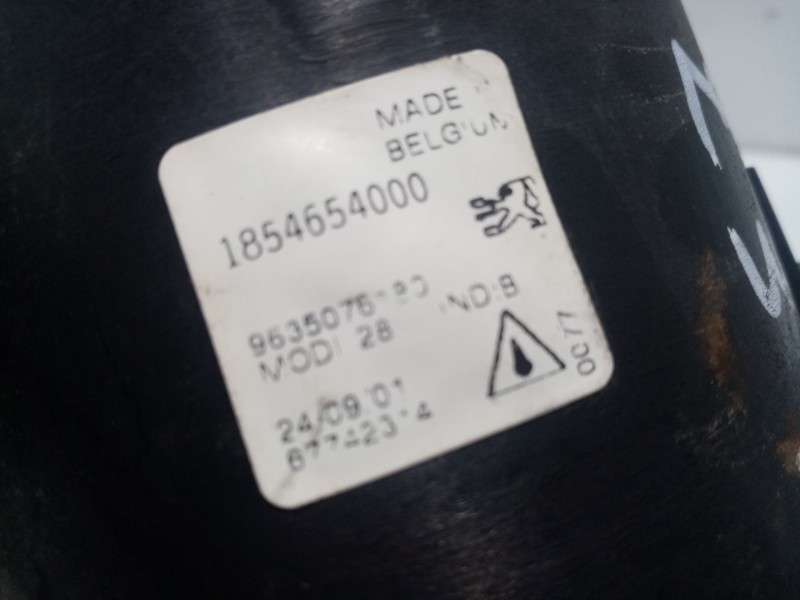 Recambio de faro antiniebla izquierdo para peugeot 206 berlina referencia OEM IAM 6204T2 1854654000 9635076180