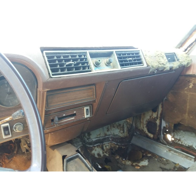 chrysler 2l    |   ... | 0 | 13,35 del año 06/08/1976