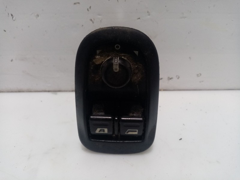 Recambio de mando elevalunas delantero izquierdo para peugeot 206 berlina referencia OEM IAM 0  