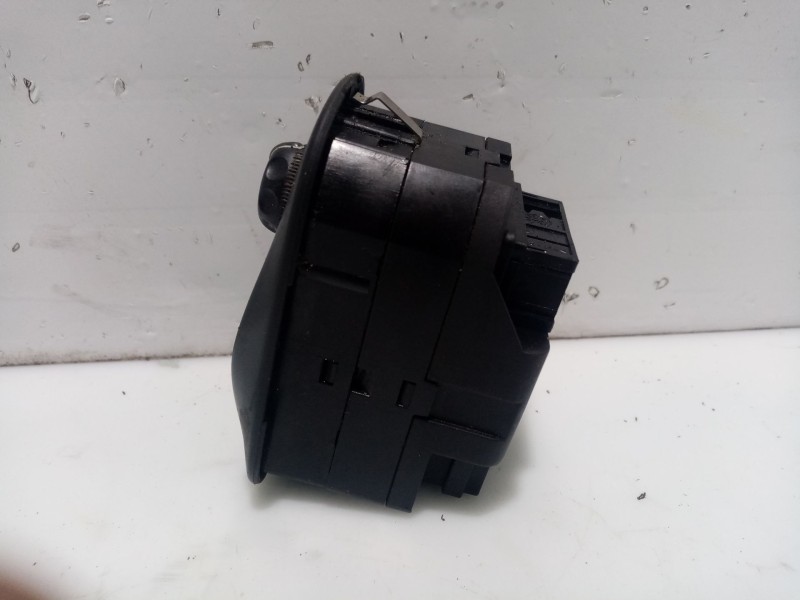 Recambio de mando elevalunas delantero izquierdo para peugeot 206 berlina referencia OEM IAM 0  