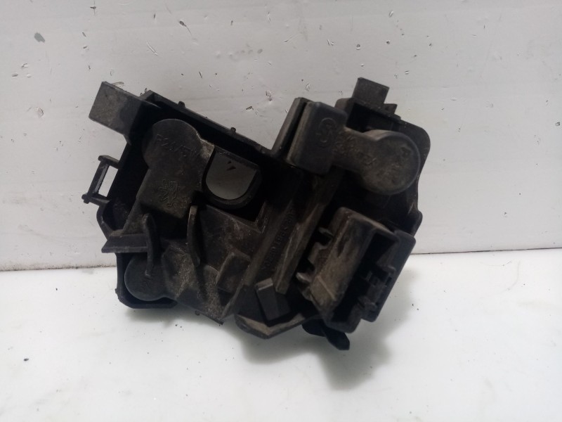 Recambio de portalamparas para peugeot 206 berlina referencia OEM IAM 5231PL  