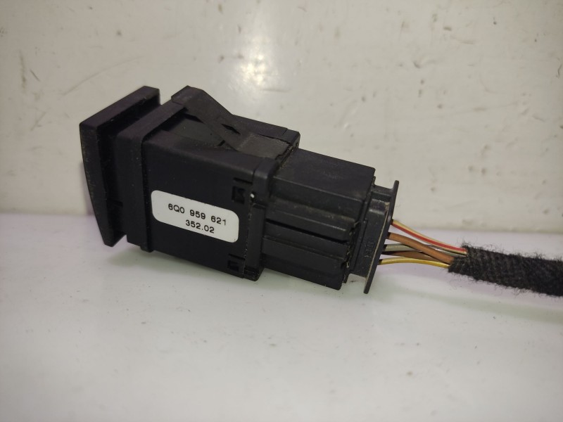 Recambio de interruptor para volkswagen polo iv (9n_, 9a_) 1.4 16v referencia OEM IAM 6Q0959621  