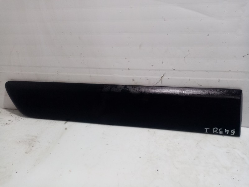 Recambio de moldura para renault kangoo (f/kc0) referencia OEM IAM 8200077557  