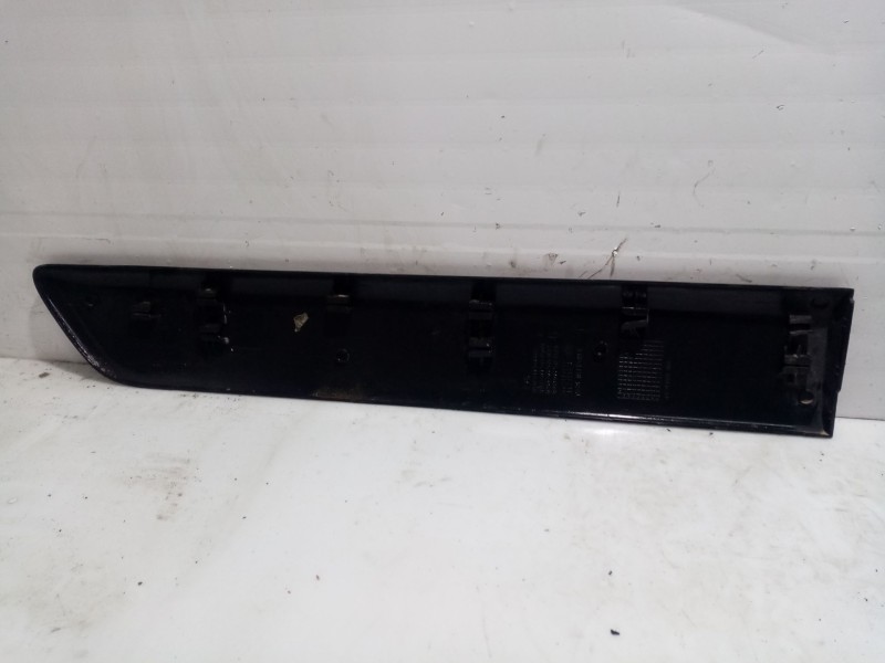 Recambio de moldura para renault kangoo (f/kc0) referencia OEM IAM 8200077547  