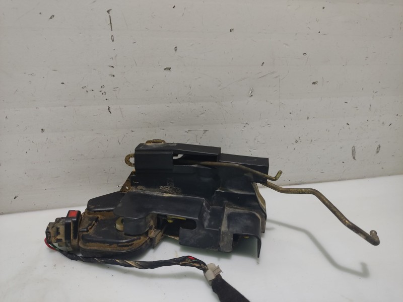 Recambio de cerradura puerta delantera derecha para hyundai matrix (fc) 1.6 cat referencia OEM IAM 8132017120  