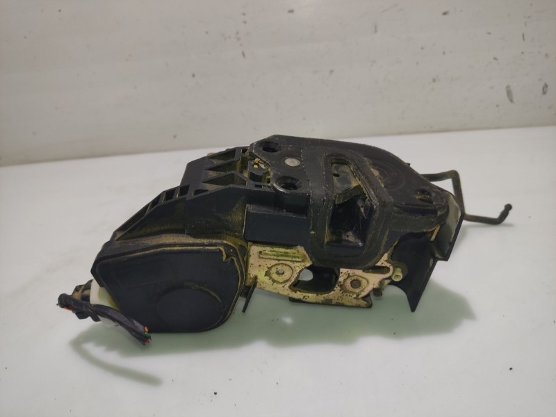 Recambio de cerradura puerta delantera izquierda para hyundai matrix (fc) 1.6 cat referencia OEM IAM 8131017110  