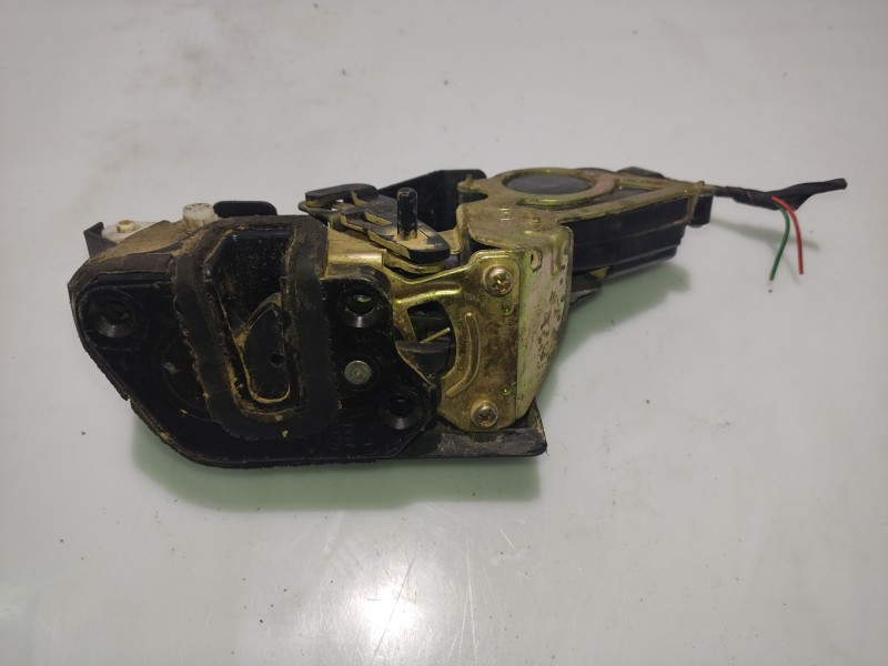 Recambio de cerradura puerta trasera izquierda para hyundai matrix (fc) 1.6 cat referencia OEM IAM 8141017100  