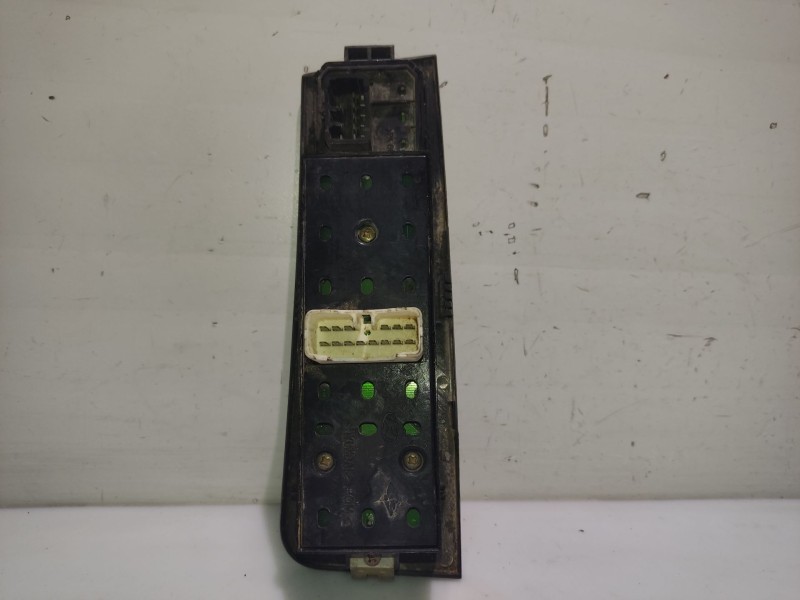 Recambio de mando elevalunas delantero izquierdo para hyundai matrix (fc) 1.6 cat referencia OEM IAM 9357017100  