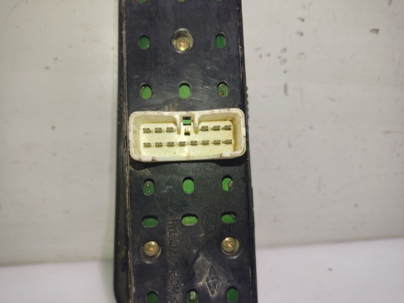 Recambio de mando elevalunas delantero izquierdo para hyundai matrix (fc) 1.6 cat referencia OEM IAM 9357017100  