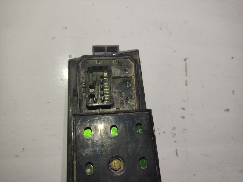 Recambio de mando elevalunas delantero izquierdo para hyundai matrix (fc) 1.6 cat referencia OEM IAM 9357017100  