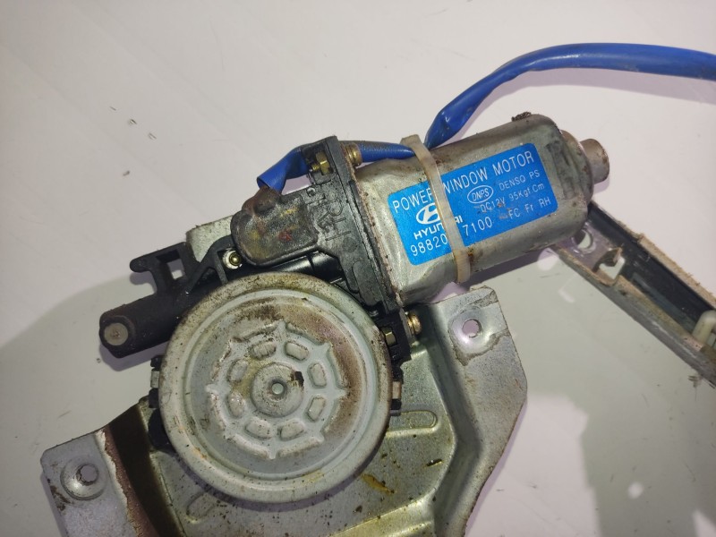 Recambio de elevalunas delantero derecho para hyundai matrix (fc) 1.6 cat referencia OEM IAM 8240417010 9882017100 