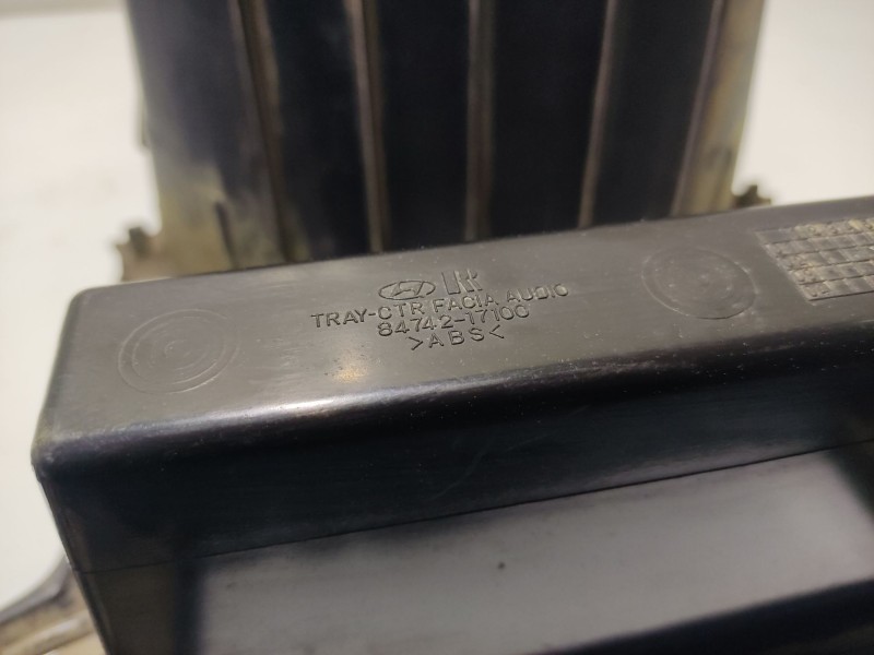 Recambio de moldura para hyundai matrix (fc) 1.6 cat referencia OEM IAM 8474217100  