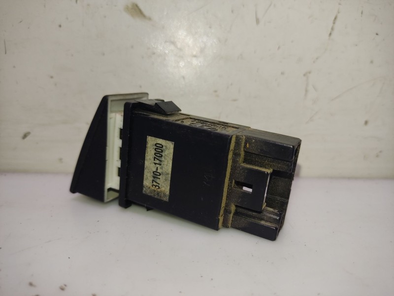 Recambio de interruptor para hyundai matrix (fc) 1.6 cat referencia OEM IAM 9371017000  