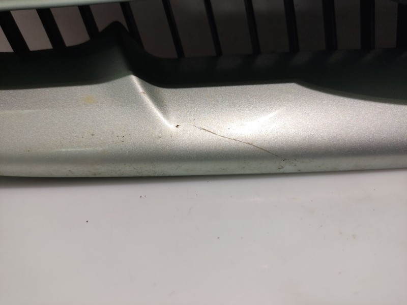 Recambio de rejilla delantera para hyundai matrix (fc) 1.6 cat referencia OEM IAM 8636117010  