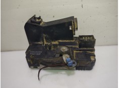 Recambio de cerradura puerta trasera izquierda para renault trafic combi (ab 4.01) 1.9 diesel referencia OEM IAM 8200282303  