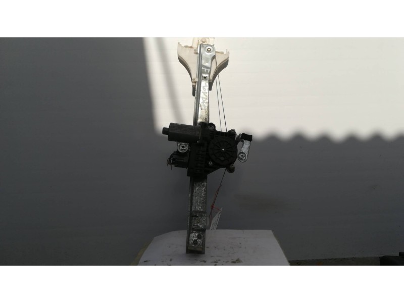 Recambio de elevalunas trasero izquierdo para ford mondeo berlina (ge) trend   |   08.02 - 12.03 | 2002 - 2003 | 116 cv / 85 kw 
