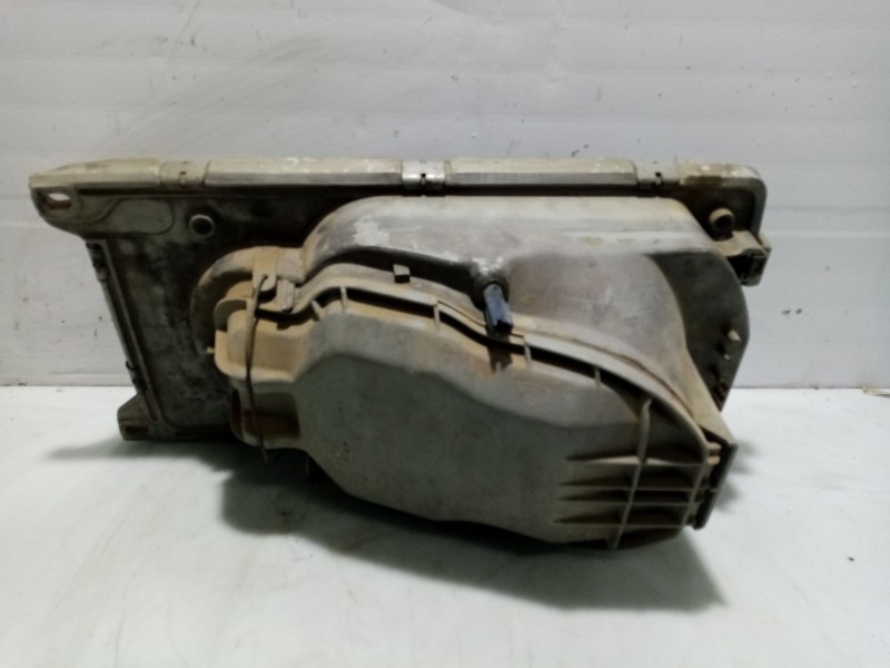 Recambio de faro derecho para mercedes-benz clase e (w123) berlina+coupe referencia OEM IAM 117779RE  