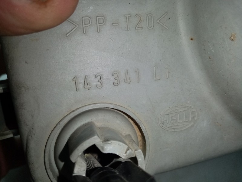 Recambio de faro izquierdo para volvo serie 440 referencia OEM IAM 143341LI  