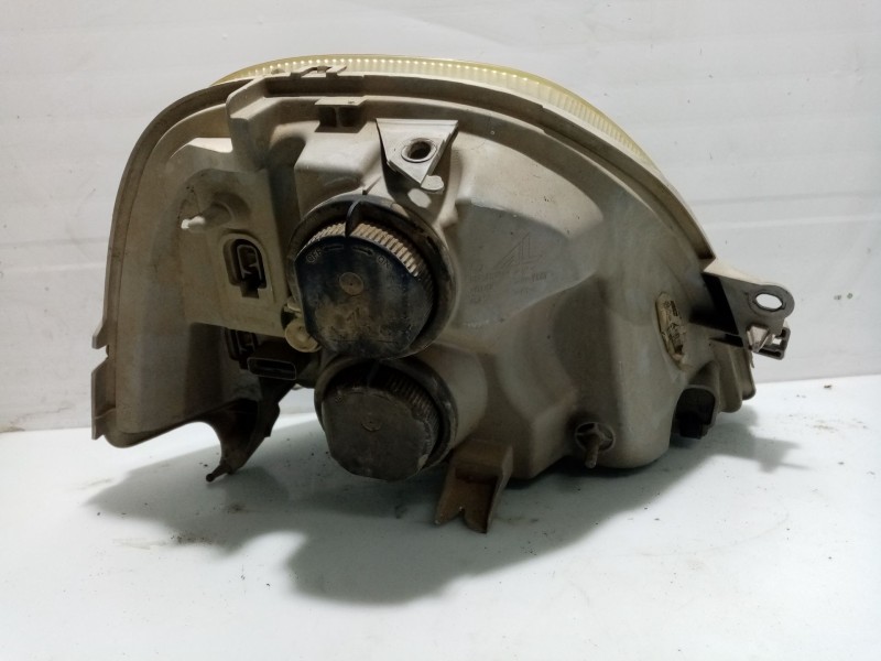 Recambio de faro izquierdo para renault master ii phase 2 caja cerrada referencia OEM IAM 8200163516  