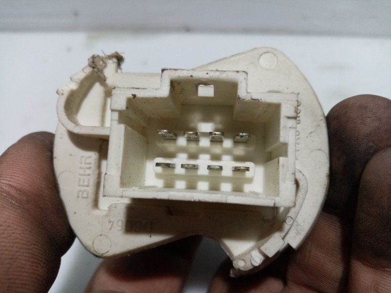 Recambio de resistencia calefaccion para renault master ii phase 2 caja cerrada referencia OEM IAM 7701045870  