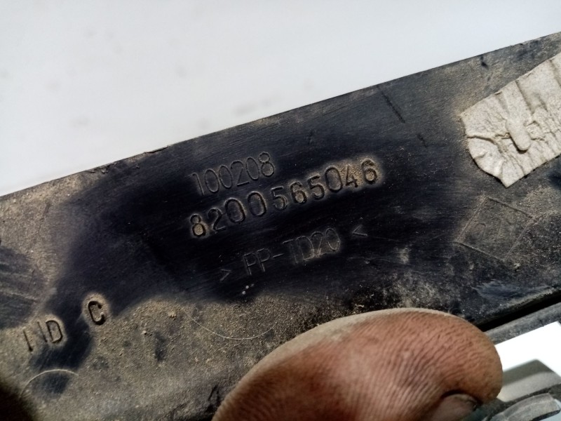 Recambio de rejilla delantera para renault master ii phase 2 caja cerrada referencia OEM IAM 8200233750 8200565046 