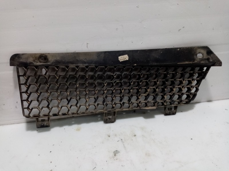Recambio de rejilla delantera para renault master ii phase 2 caja cerrada referencia OEM IAM 8200233750 8200565047 