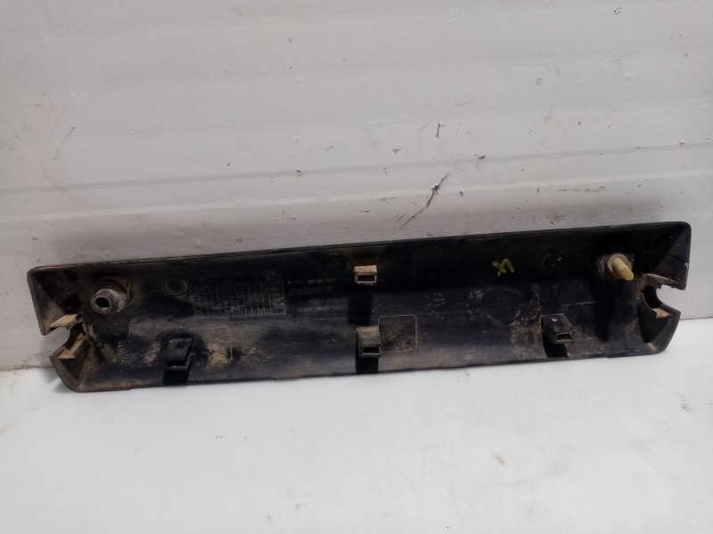 Recambio de moldura para renault master ii phase 2 caja cerrada referencia OEM IAM 7701692574  