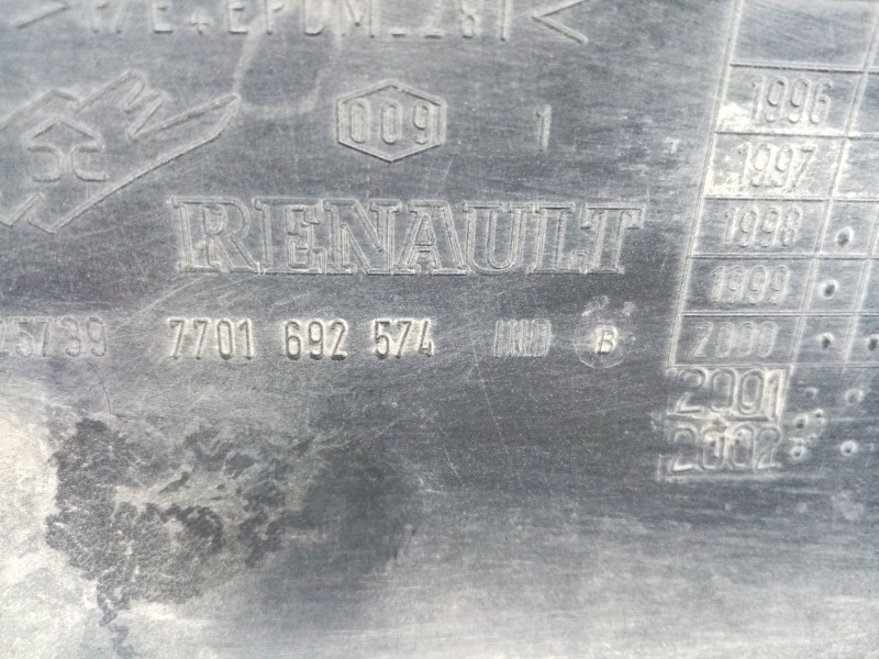 Recambio de moldura para renault master ii phase 2 caja cerrada referencia OEM IAM 7701692574  