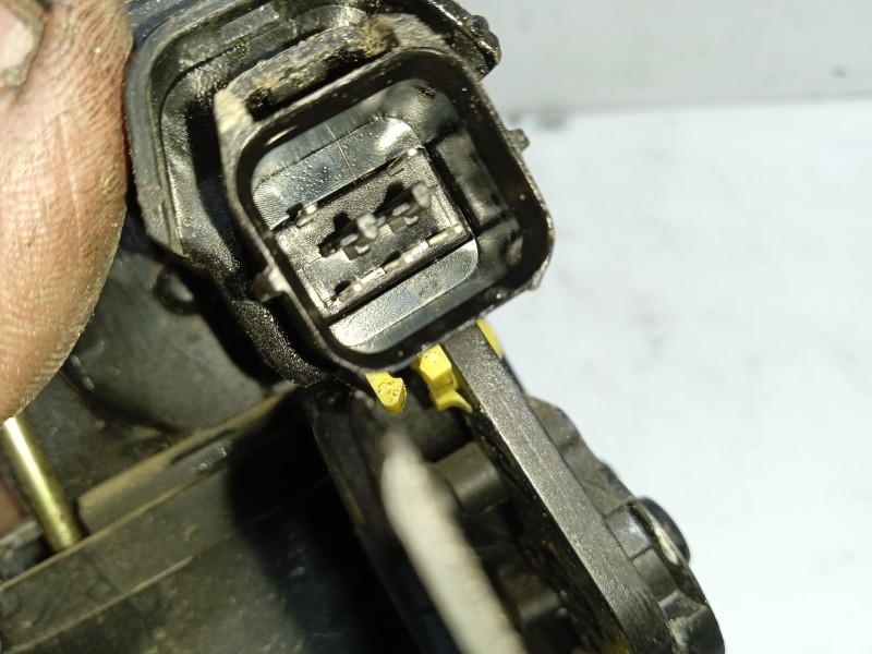 Recambio de cerradura puerta delantera derecha para hyundai getz (tb) 1.3 referencia OEM IAM 813201C201  