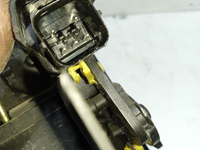 Recambio de cerradura puerta delantera derecha para hyundai getz (tb) 1.3 referencia OEM IAM 813201C201  