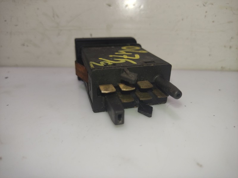 Recambio de interruptor para volkswagen bora variant (1j6) 1.9 tdi referencia OEM IAM 1J0959621G  