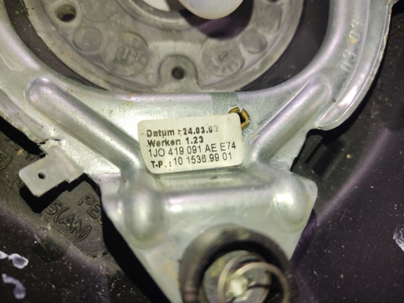 Recambio de volante para volkswagen bora variant (1j6) 1.9 tdi referencia OEM IAM   