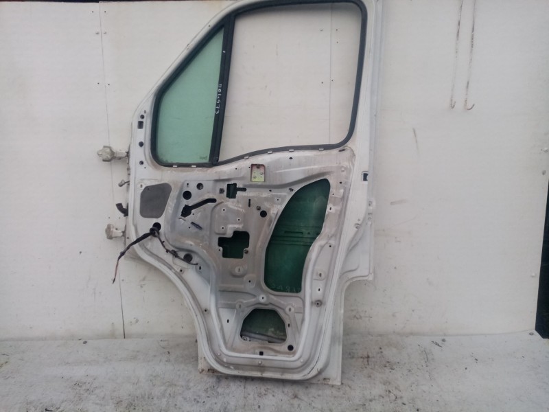 Recambio de puerta delantera derecha para renault master ii phase 2 caja cerrada referencia OEM IAM 7751474637  