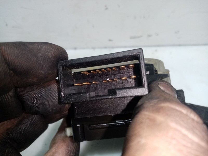 Recambio de mando intermitentes para hyundai elantra (xd) 2.0 crdi cat referencia OEM IAM 934102D000  